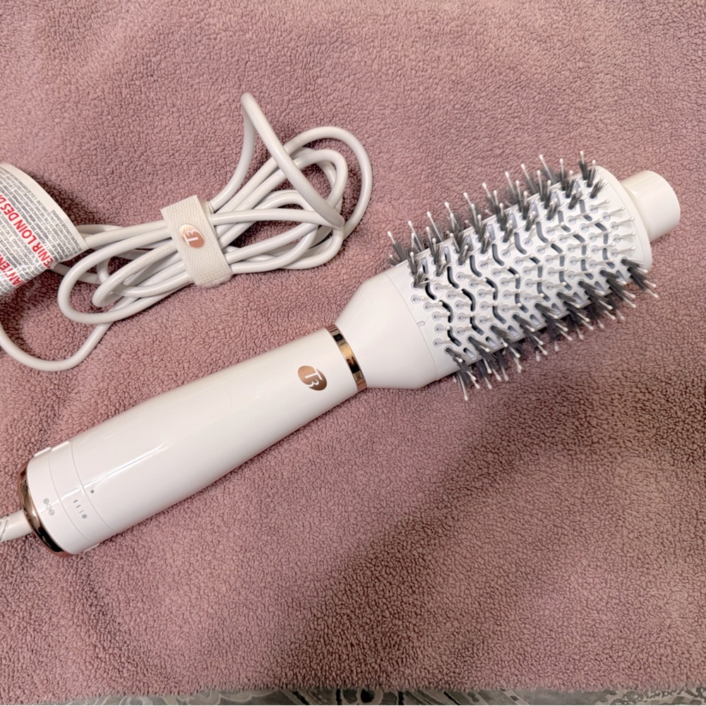 Like new T3 Hair dryer brush